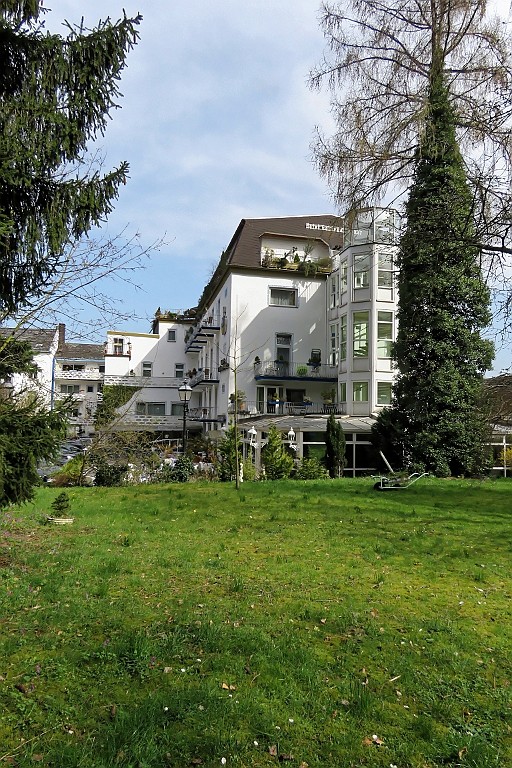 BadNeu (1).jpg